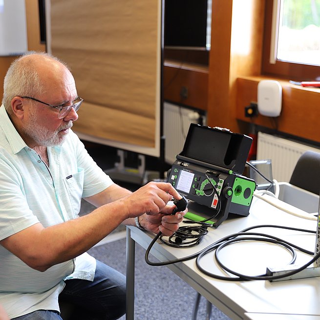 Ausbildung zur Elektrofachkraft für festgelegte Tätigkeiten: Sichtprüfung der Schutzleiter