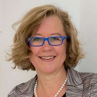 Dipl.-Ing. Susanna Arazli, Gerichtsachverständige für Tiefgaragen und Parkhäuser